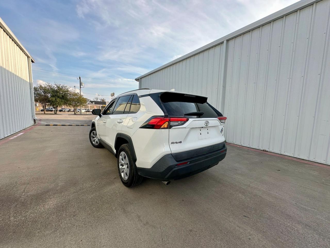 TOYOTA RAV4 LE