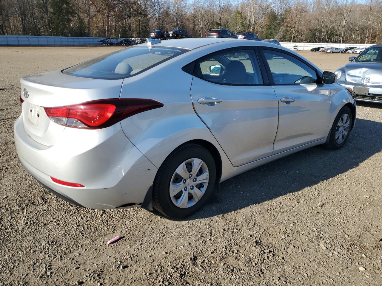 HYUNDAI ELANTRA SE