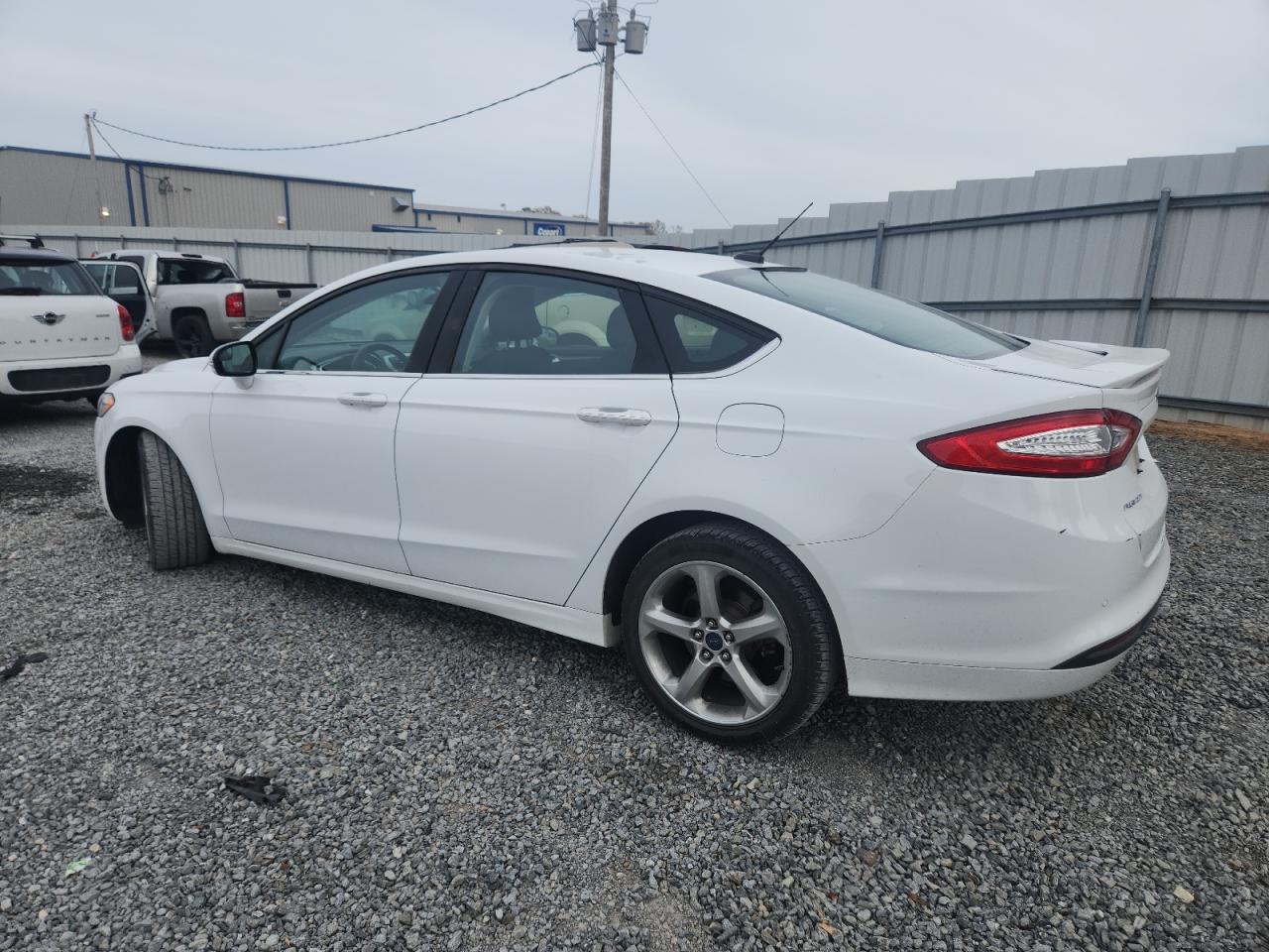 FORD FUSION SE