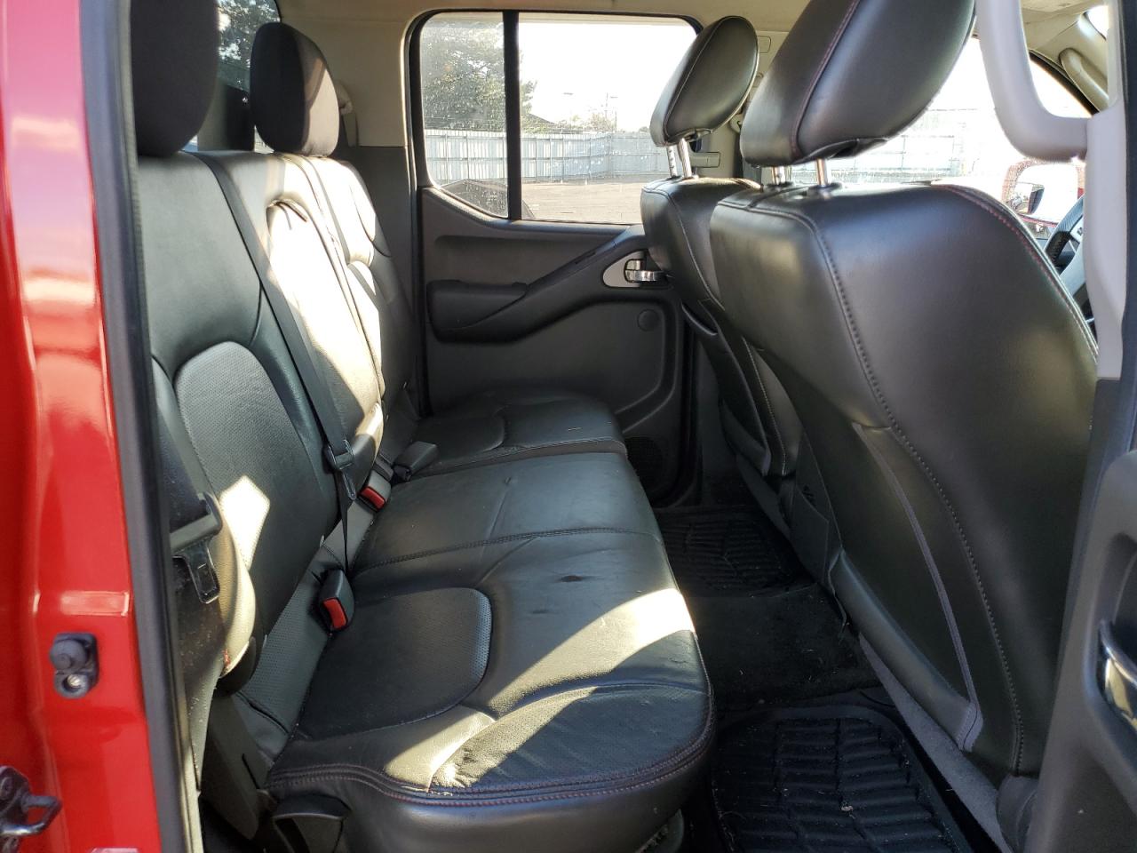 NISSAN FRONTIER CREW CAB SE