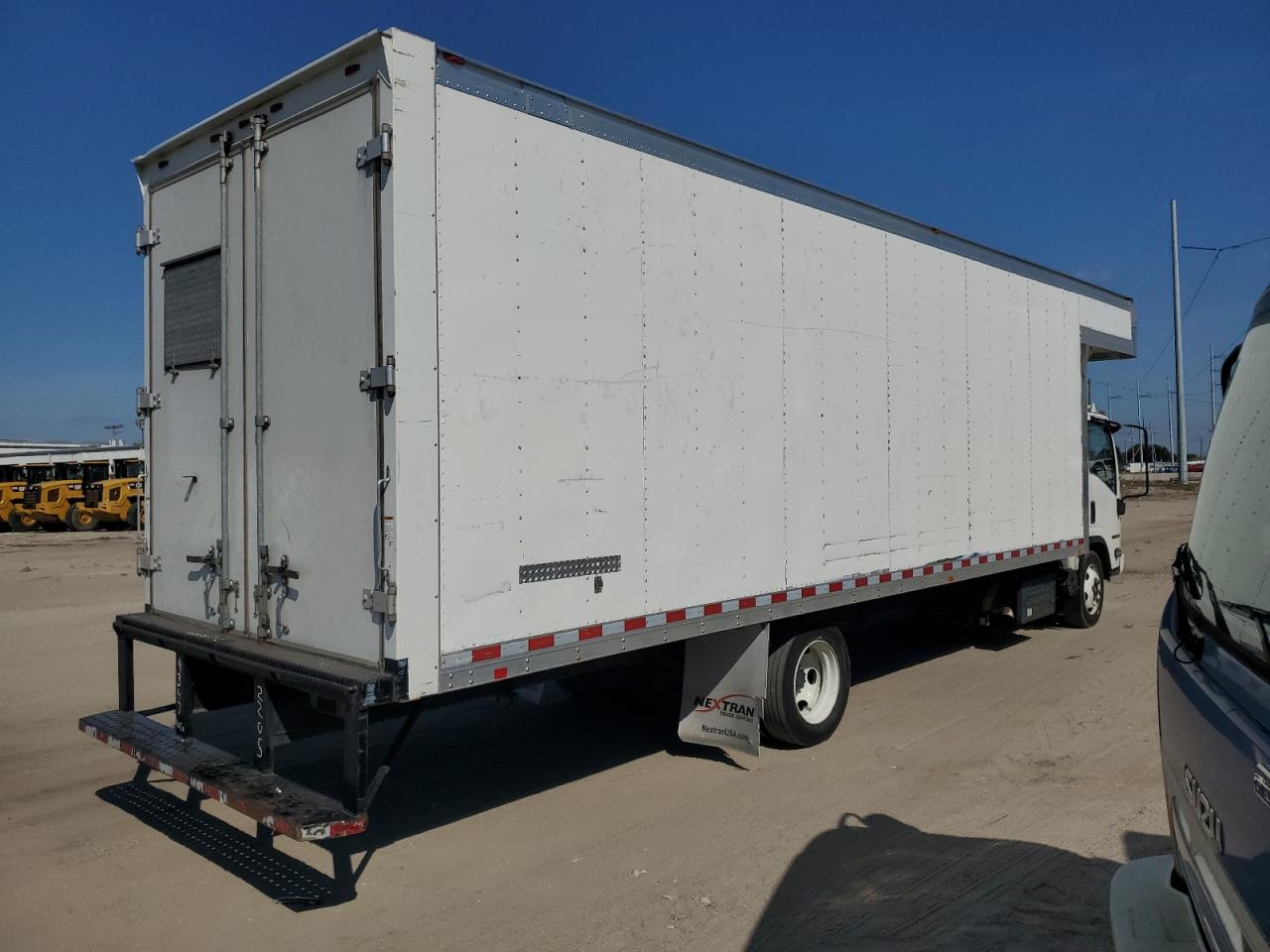 Lot #3297877782 2015 ISUZU NRR