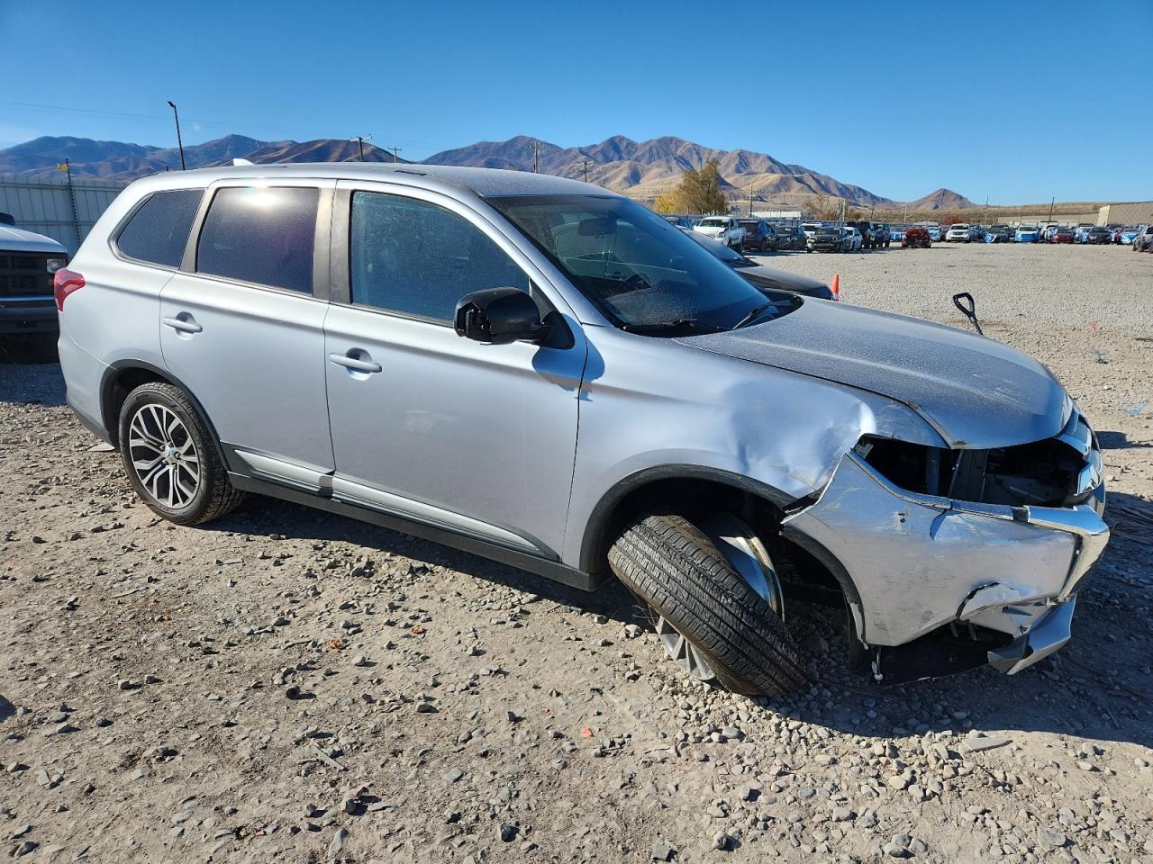 MITSUBISHI OUTLANDER ES