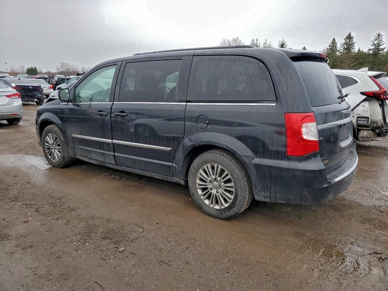 CHRYSLER TOWN & COUNTRY TOURING L