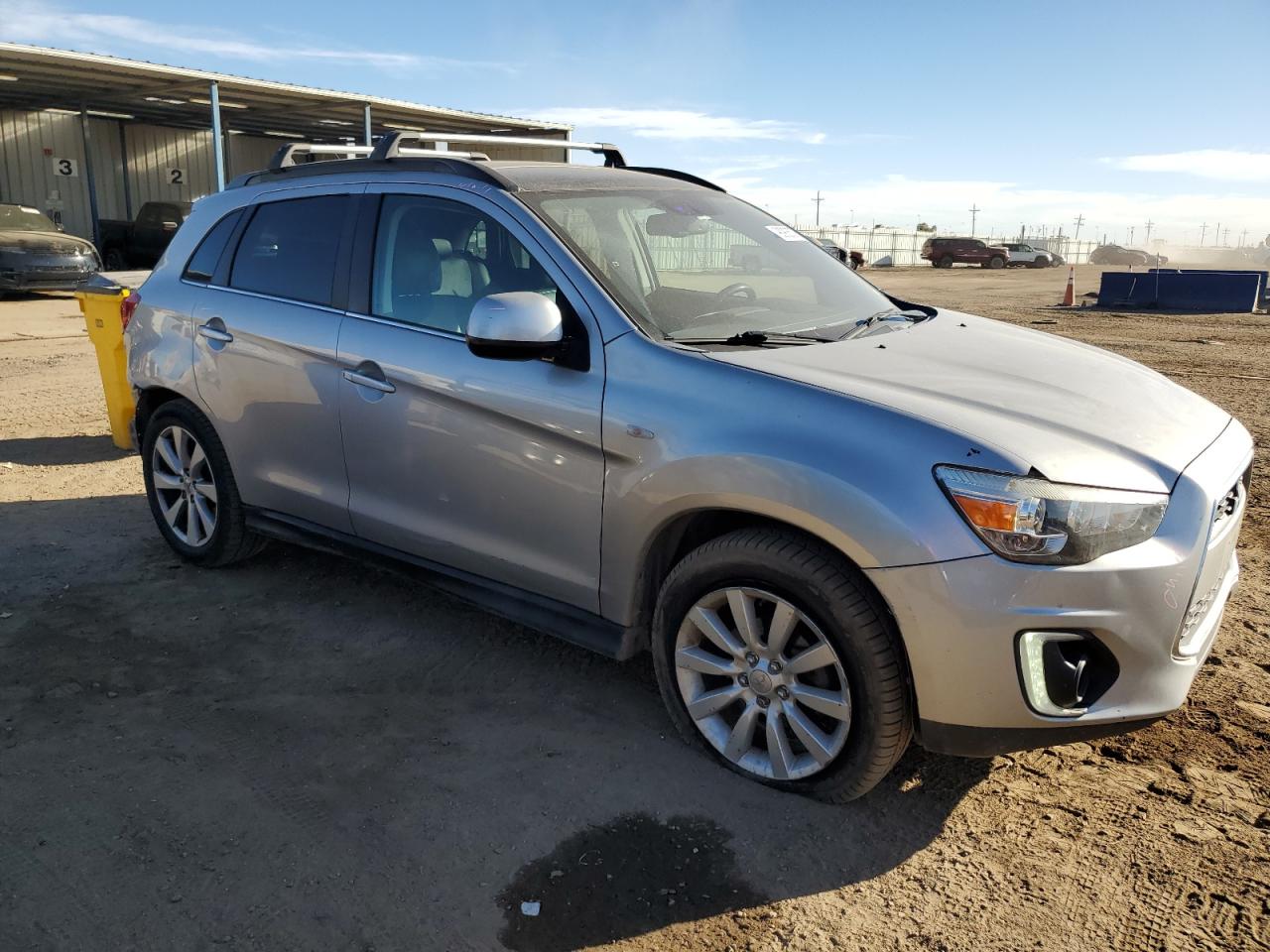 MITSUBISHI OUTLANDER SE