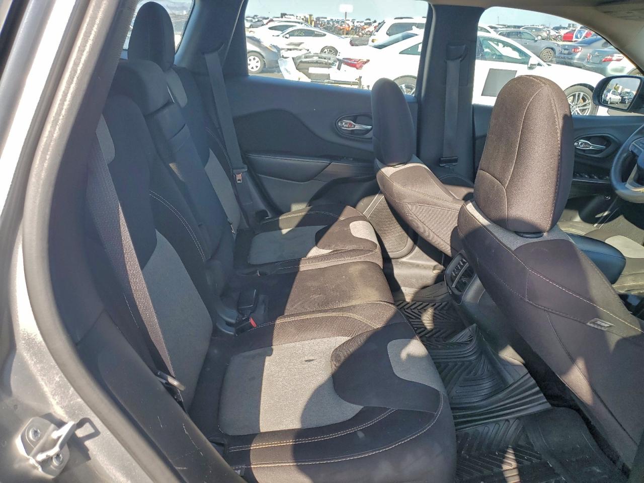 JEEP GRAND CHEROKEE SPORT