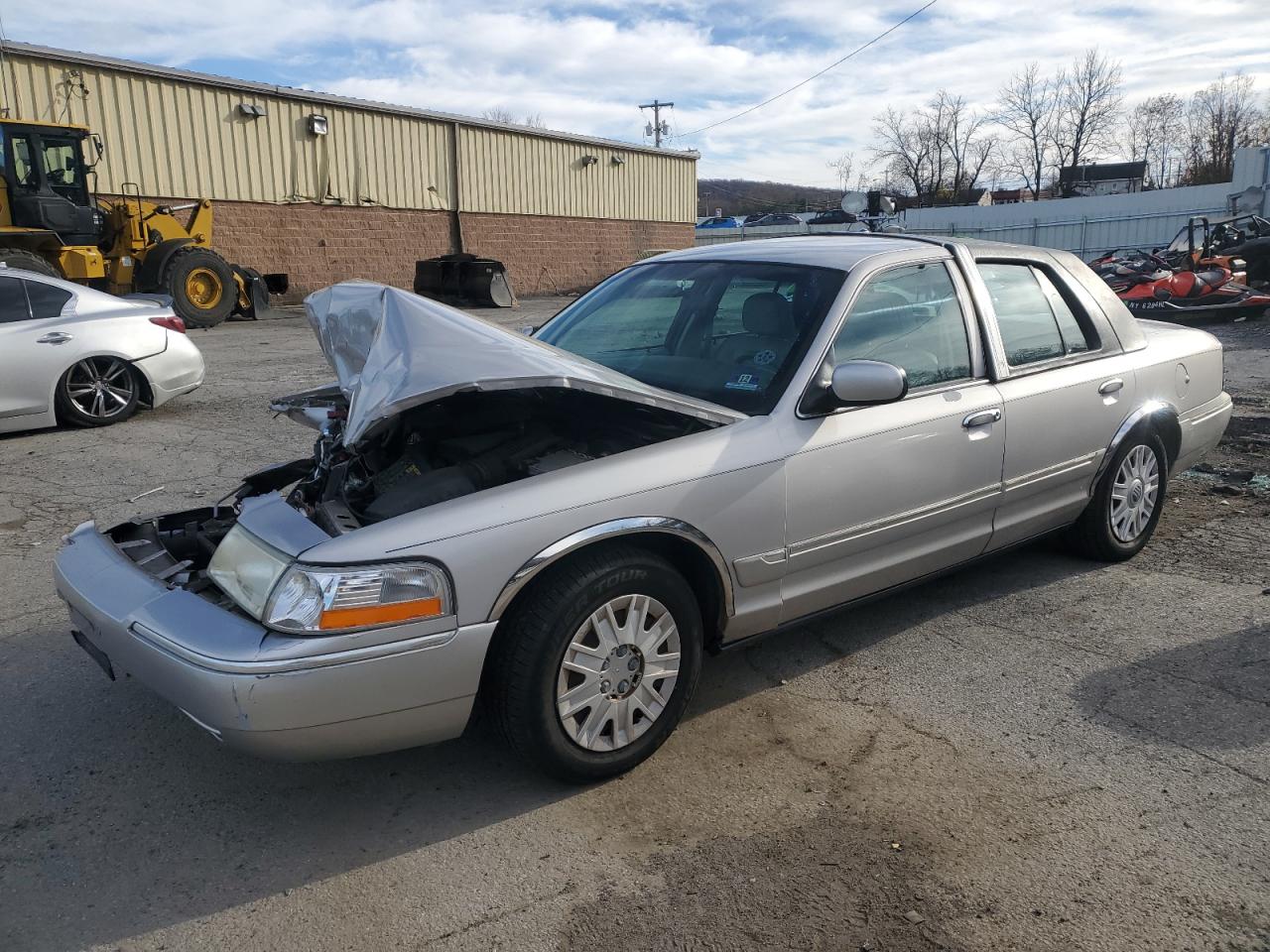 Lot #3318871021 2005 MERCURY GRAND MARQ