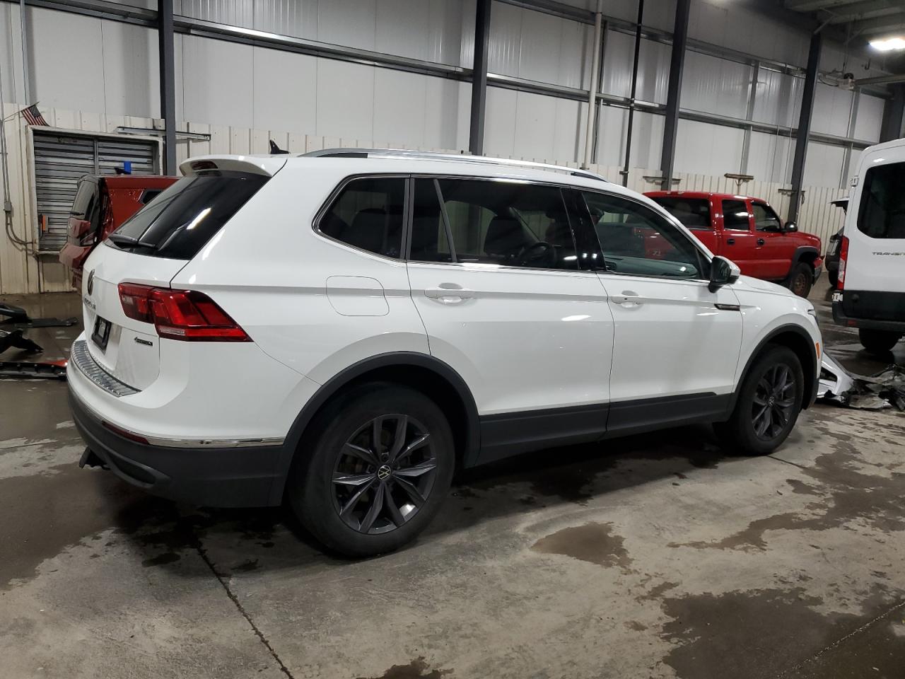 VOLKSWAGEN TIGUAN SE