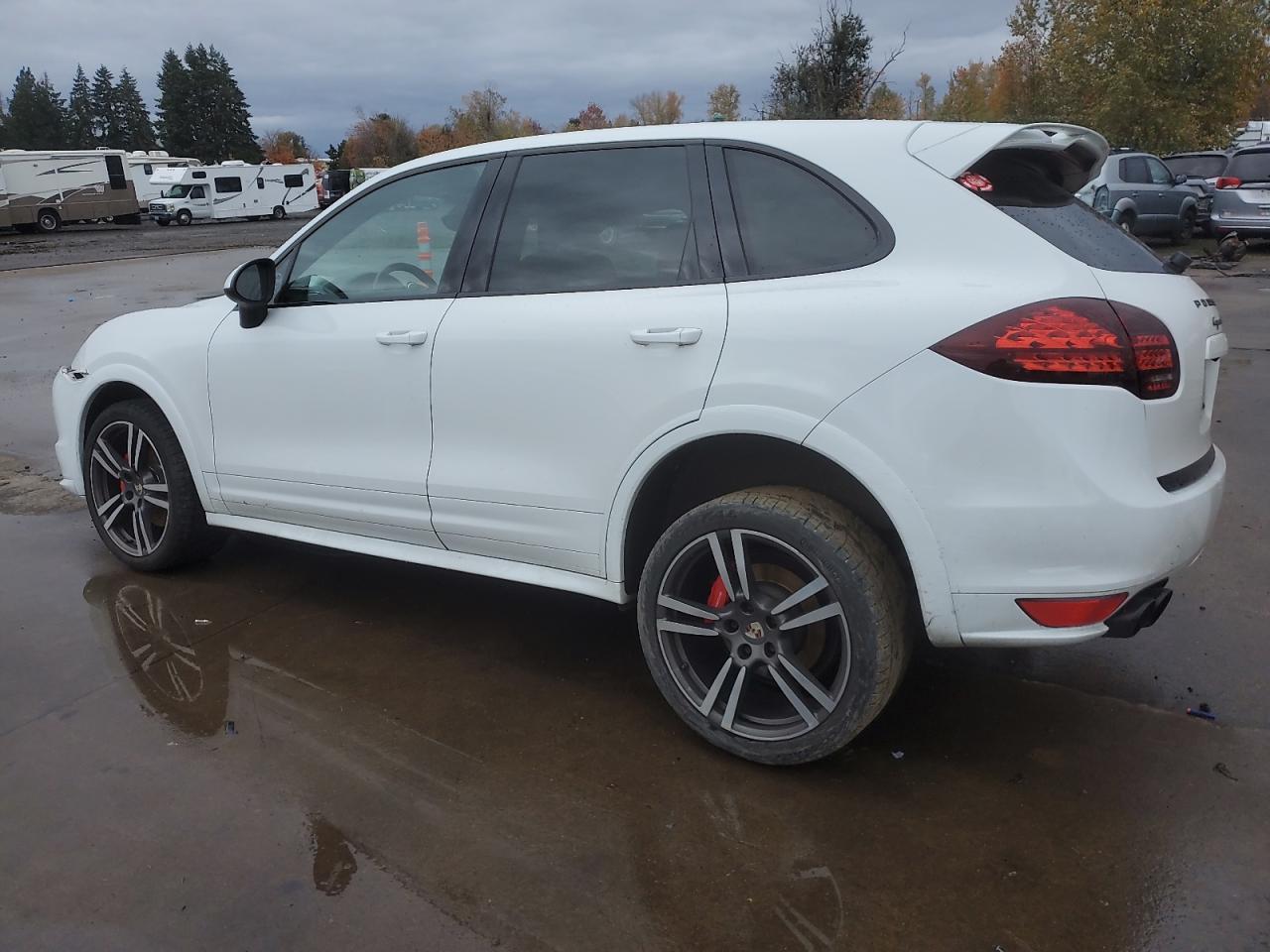 PORSCHE CAYENNE GTS