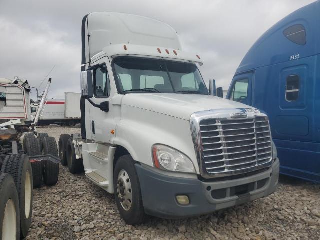 Global Auto Auctions: 2015 FREIGHTLINER CASCADIA 1