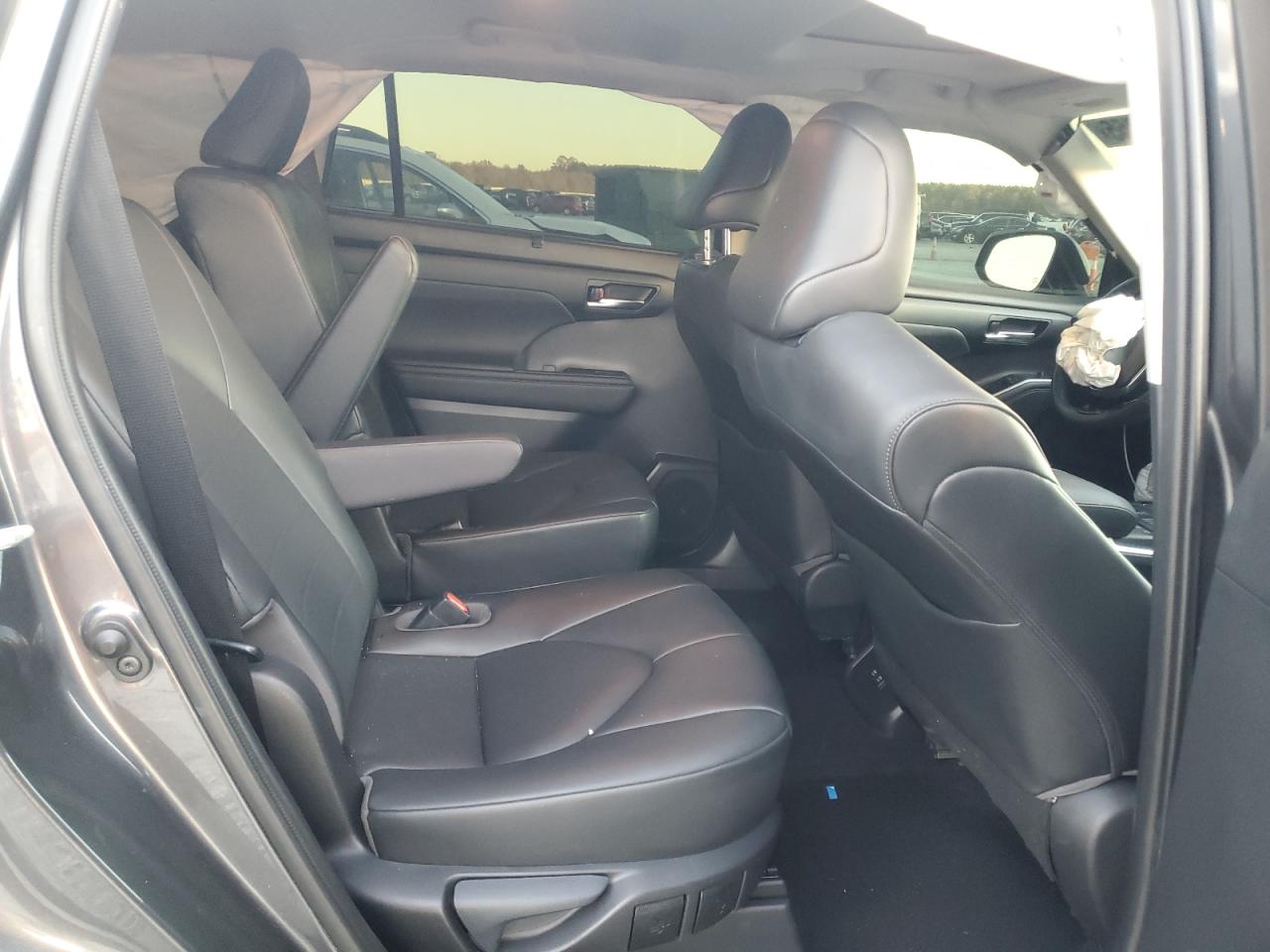 TOYOTA HIGHLANDER XLE