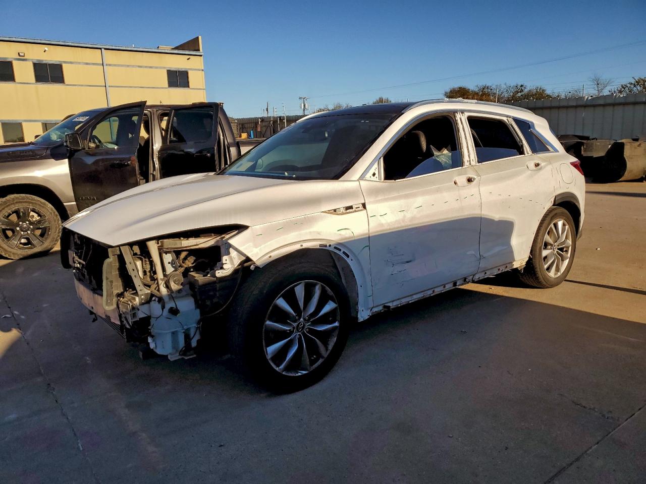 INFINITI QX50 ESSENTIAL