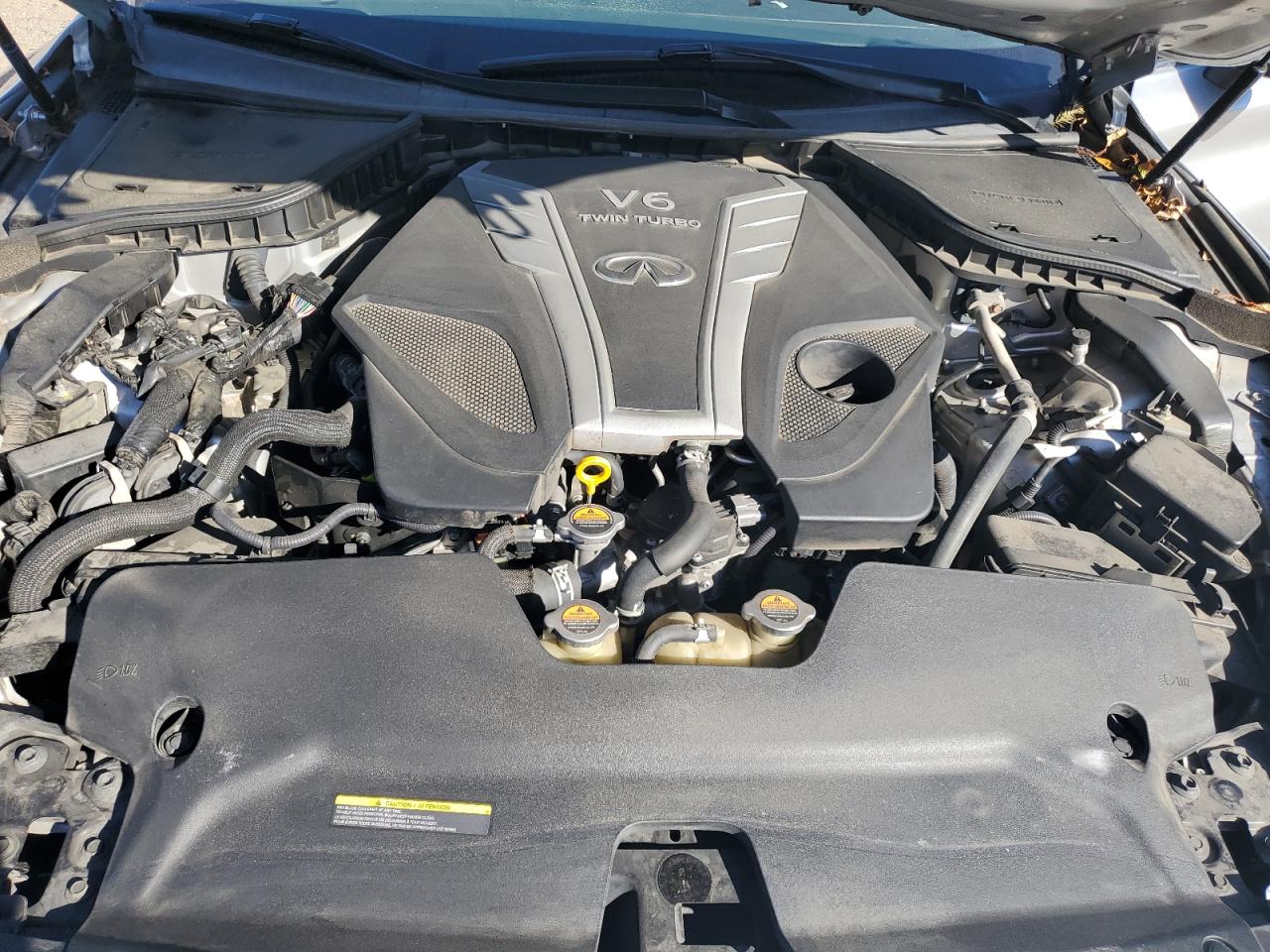 INFINITI Q60 LUXE 300