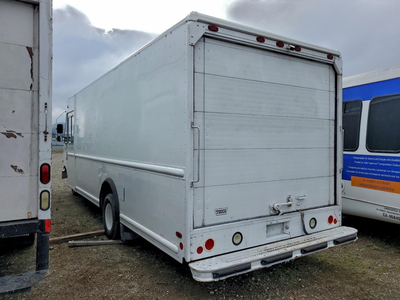 FORD ECONOLINE E450 SUPER DUTY COMMERCIAL STRIPPED CHASSIS
