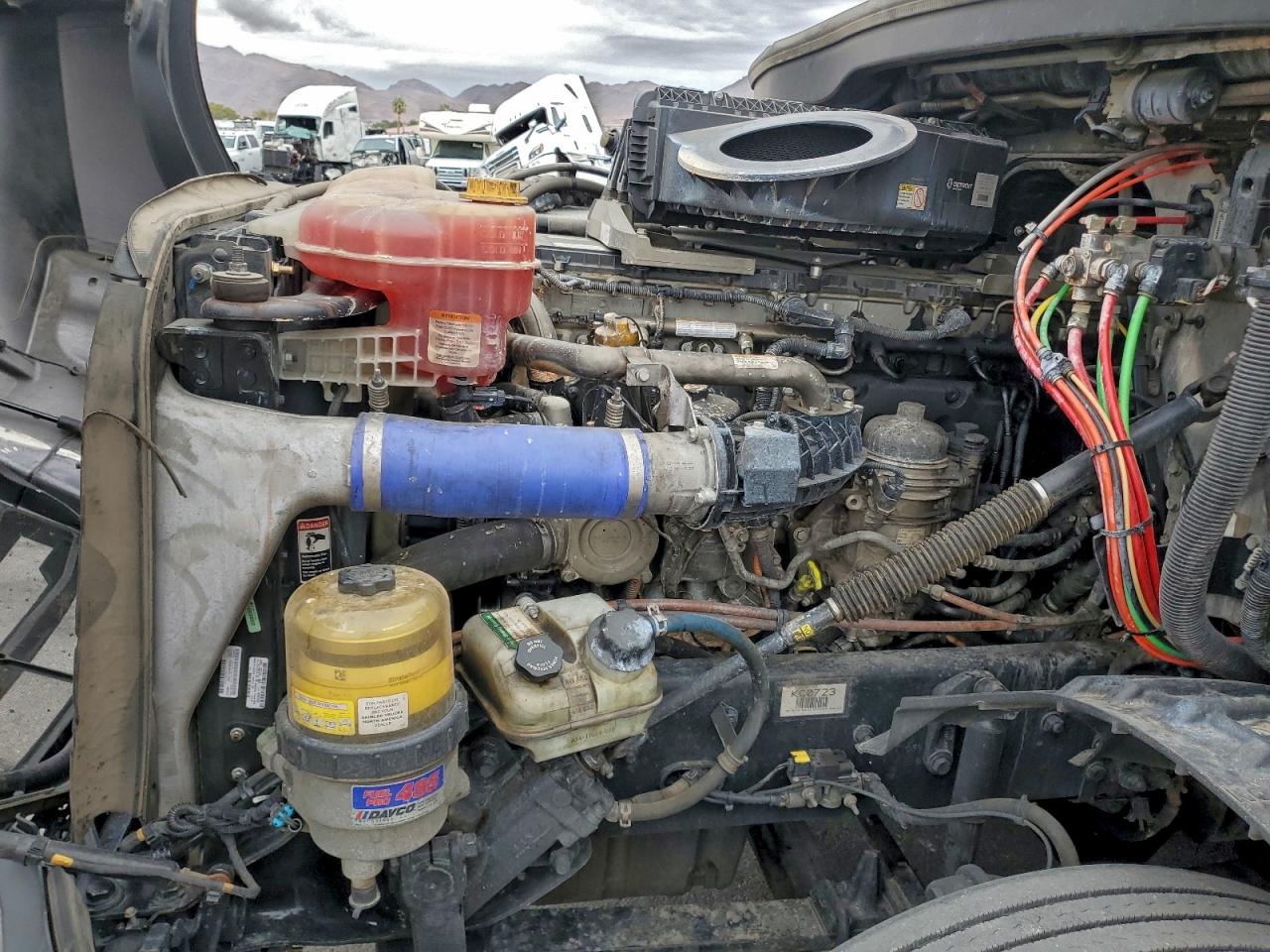 Lot #3302717005 2020 FREIGHTLINER CASCADIA 1