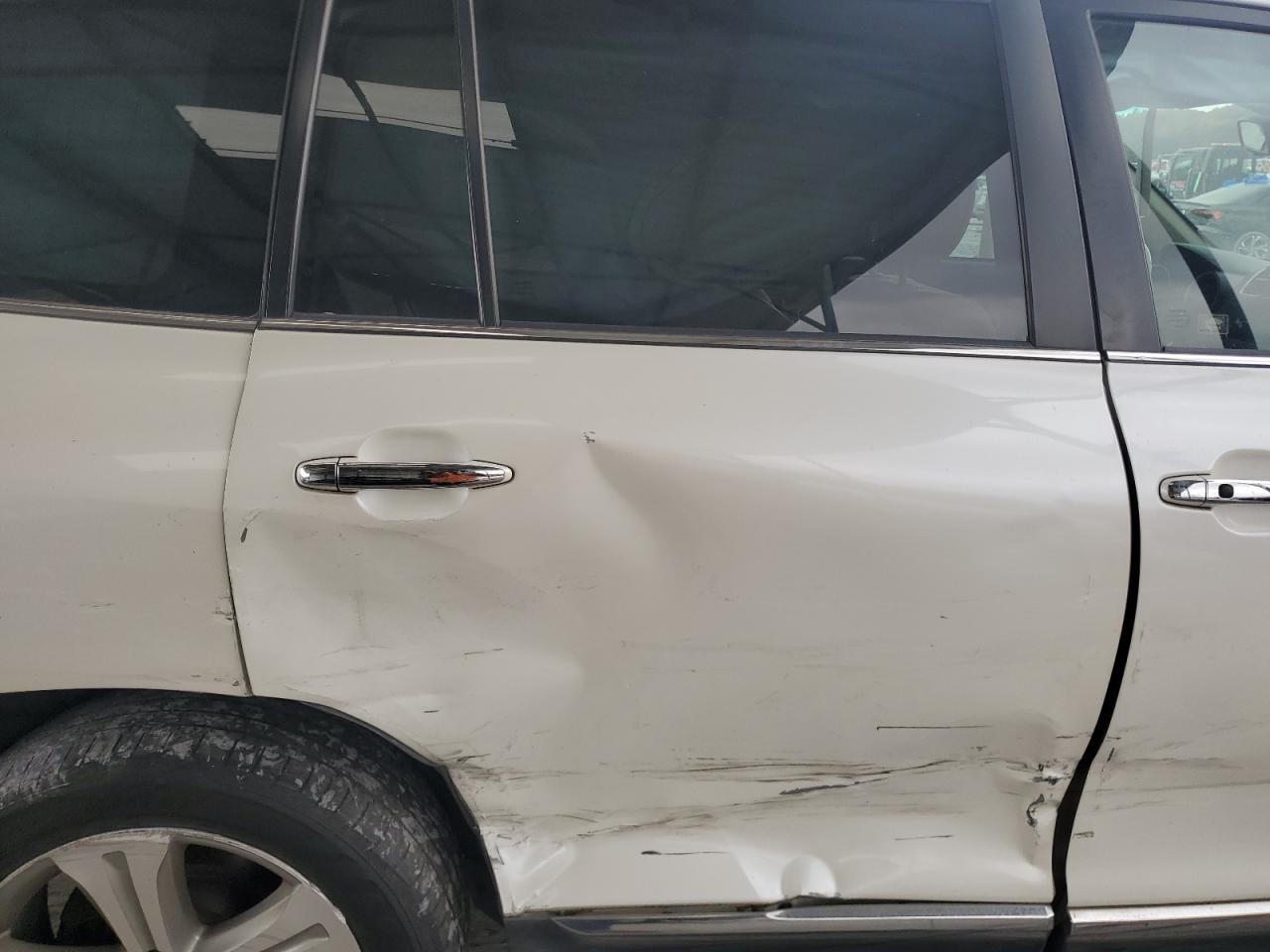 TOYOTA HIGHLANDER LIMITED