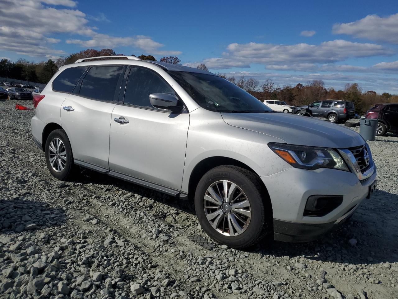 NISSAN PATHFINDER SV