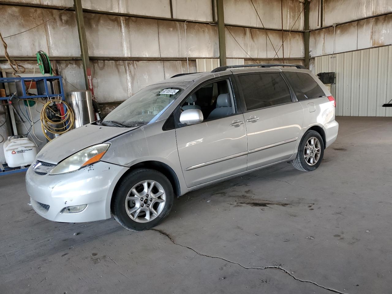 Lot #3302810904 2006 TOYOTA SIENNA XLE