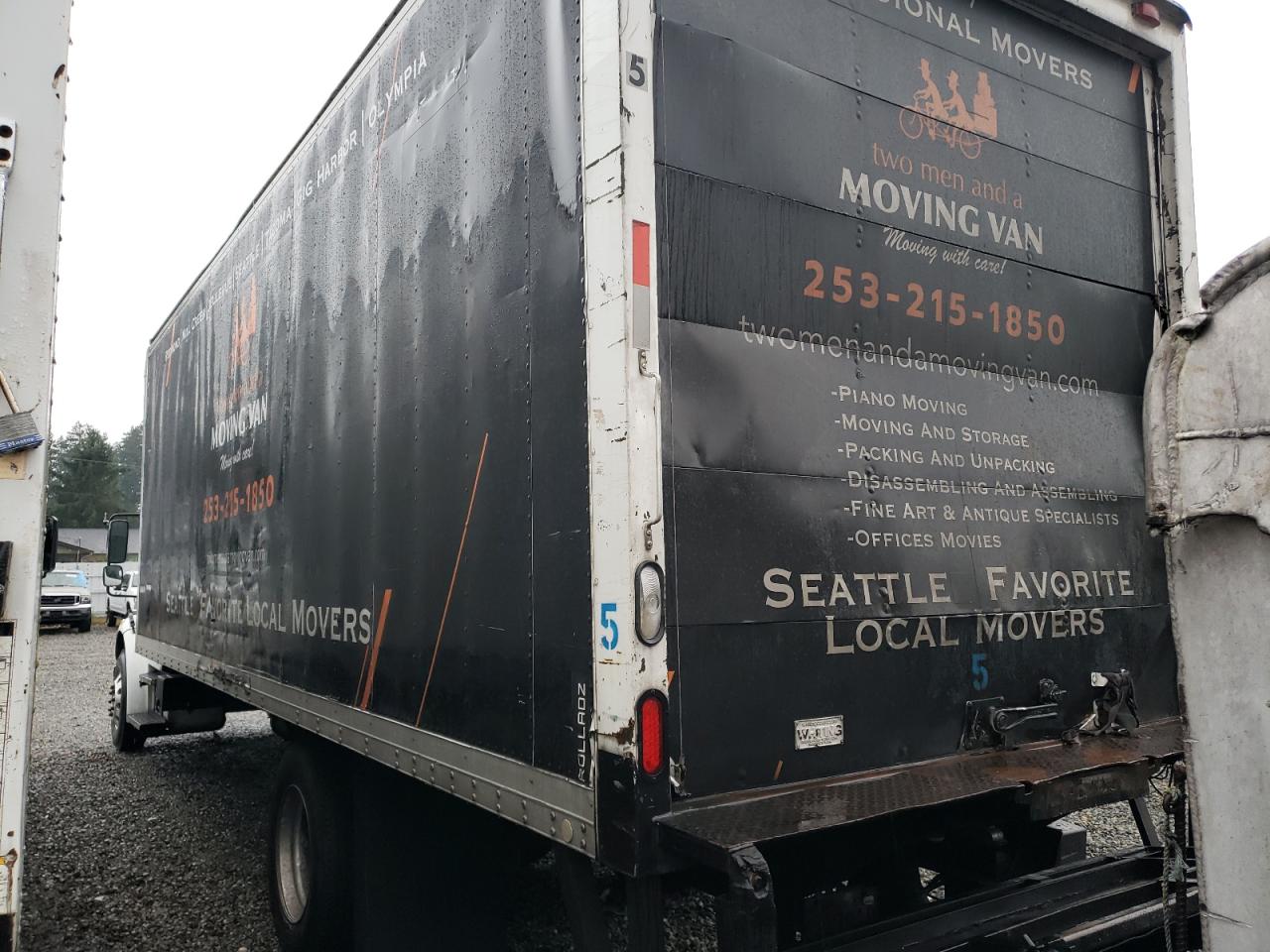 Lot #3304550452 2004 FREIGHTLINER M2 106 MED