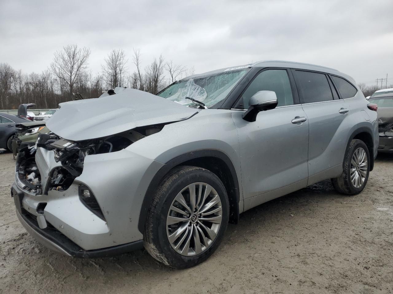 Lot #3318879007 2024 TOYOTA HIGHLANDER