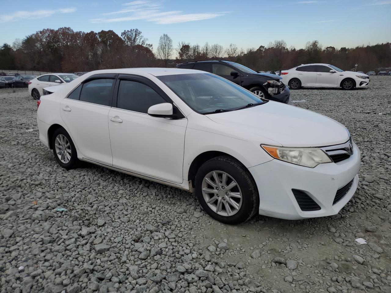 TOYOTA CAMRY BASE