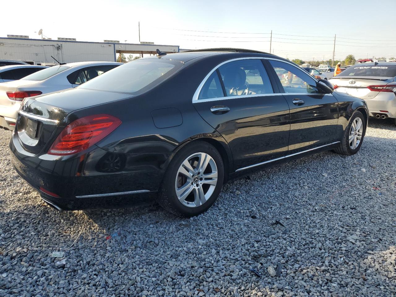 MERCEDES-BENZ S-CLASS 550