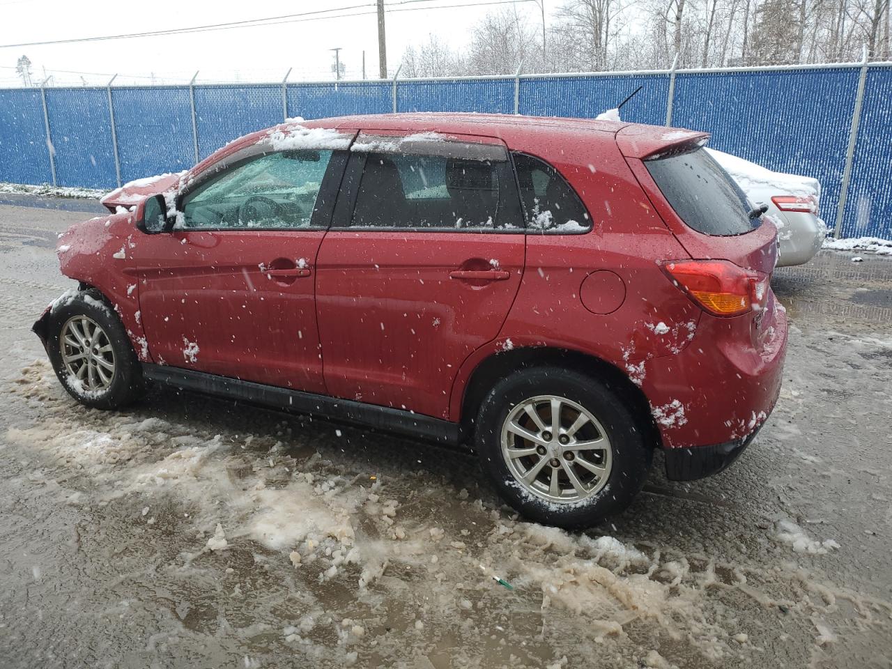 MITSUBISHI OUTLANDER SE