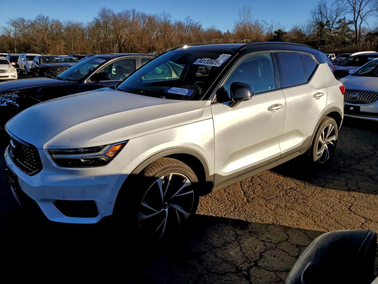 VOLVO XC40 T5 MOMENTUM