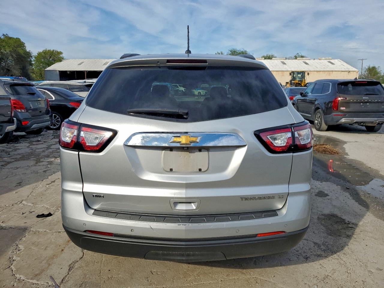 Lot #3311679222 2013 CHEVROLET TRAVERSE L