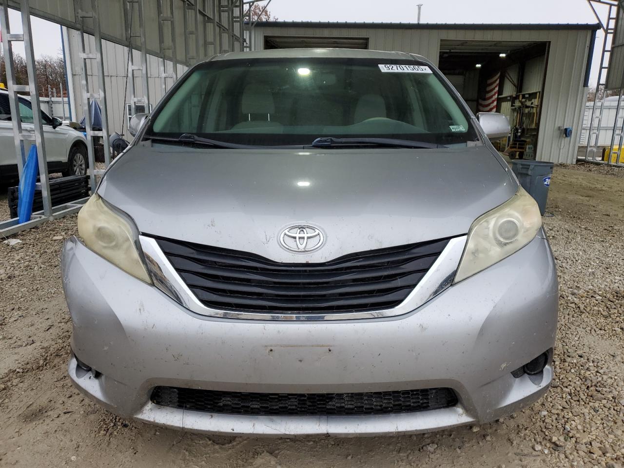 Lot #3298083134 2012 TOYOTA SIENNA LE