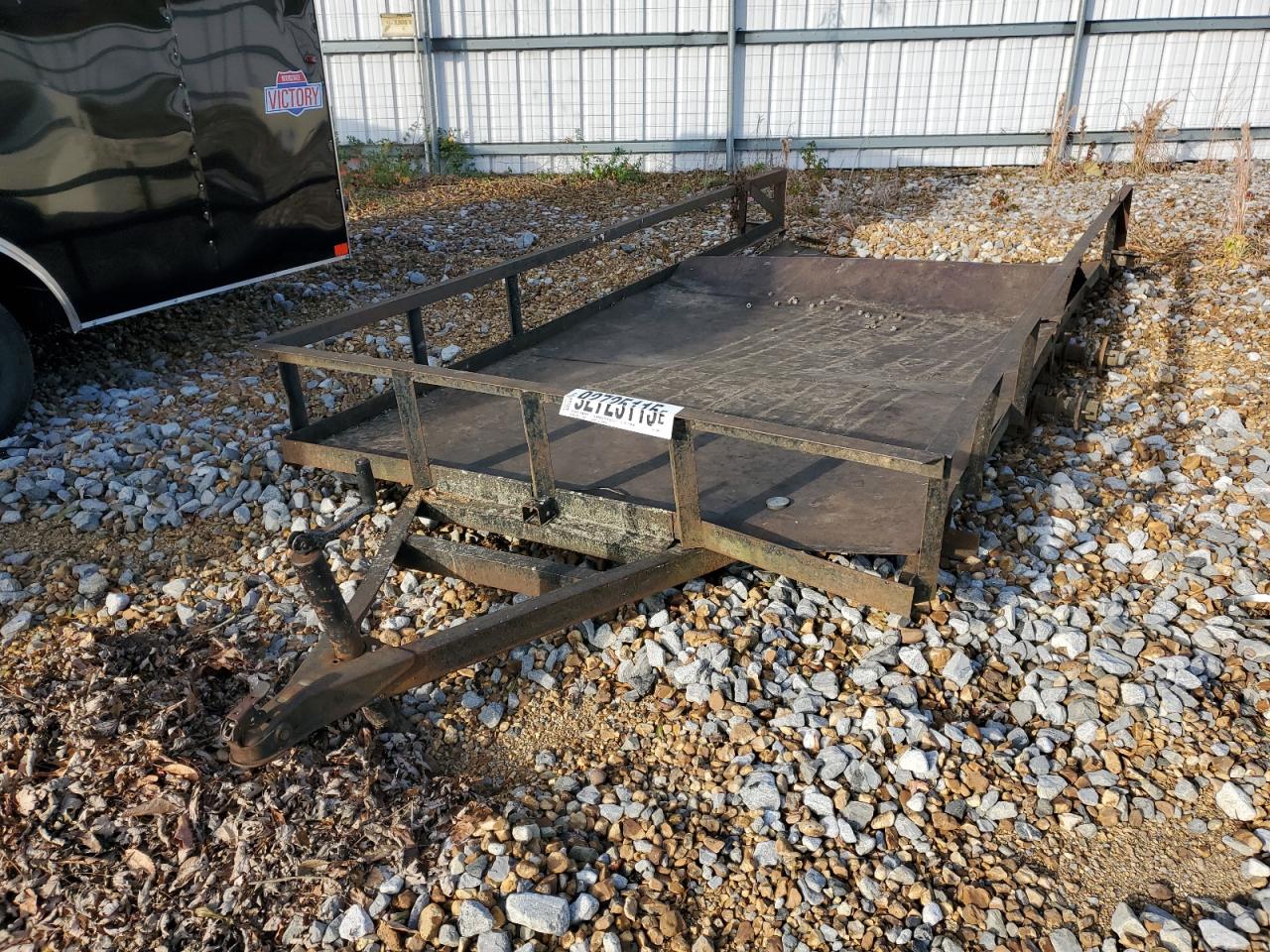 Lot #3305619716 2000 UTILITY TRAILER
