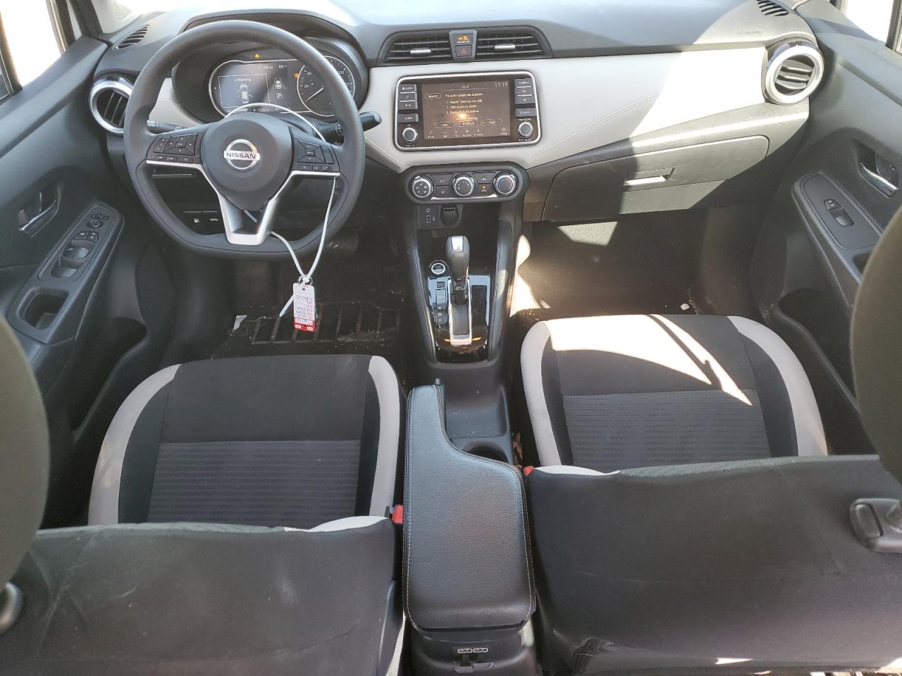 NISSAN VERSA SV