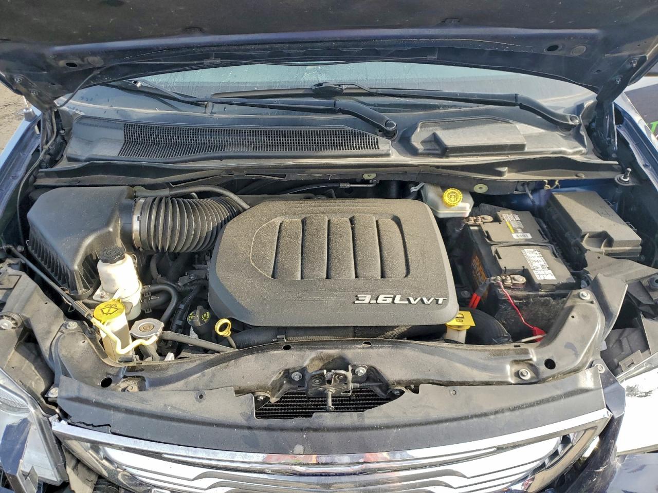 CHRYSLER TOWN & COUNTRY TOURING L