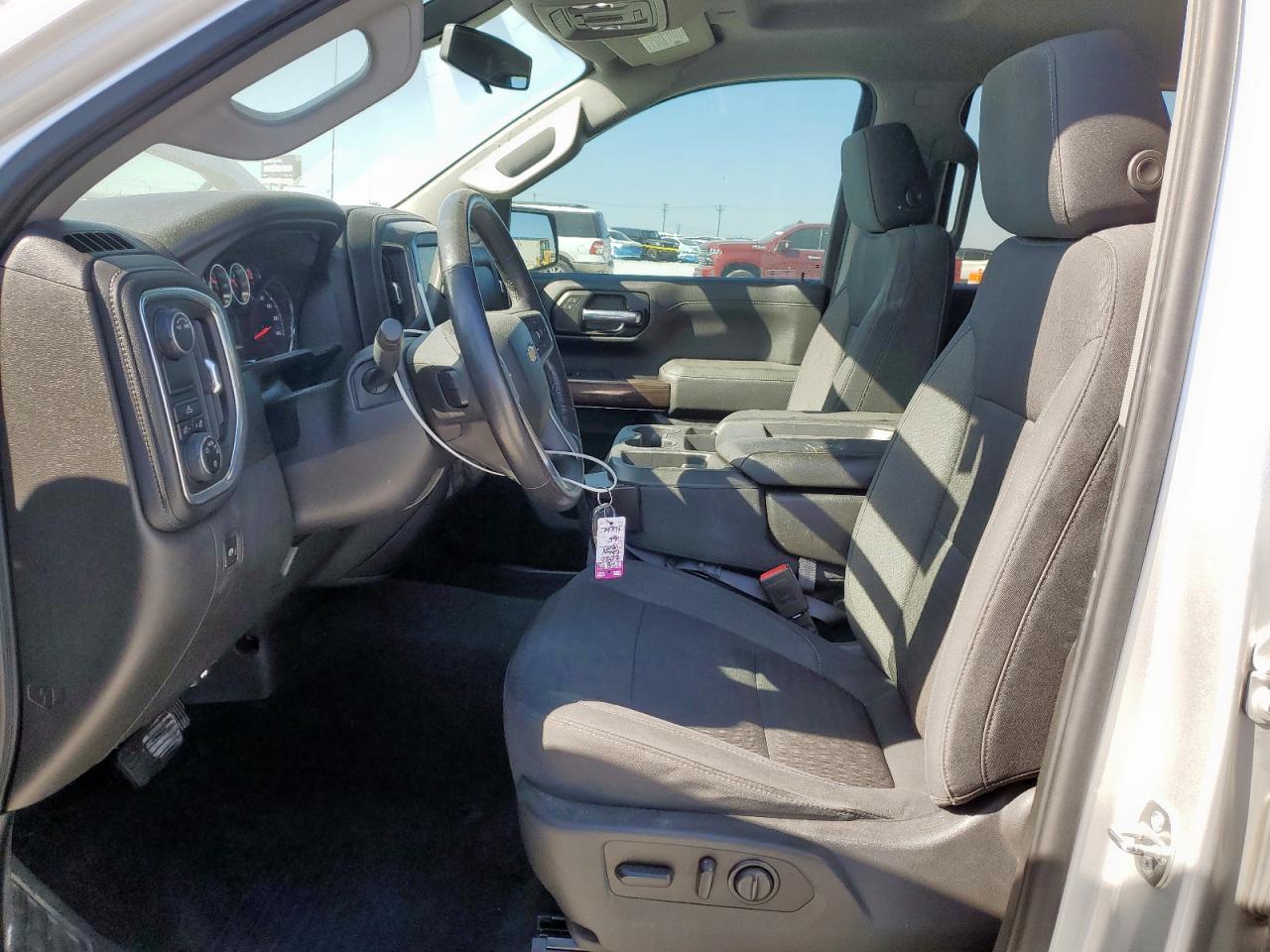 CHEVROLET SILVERADO C1500 LT