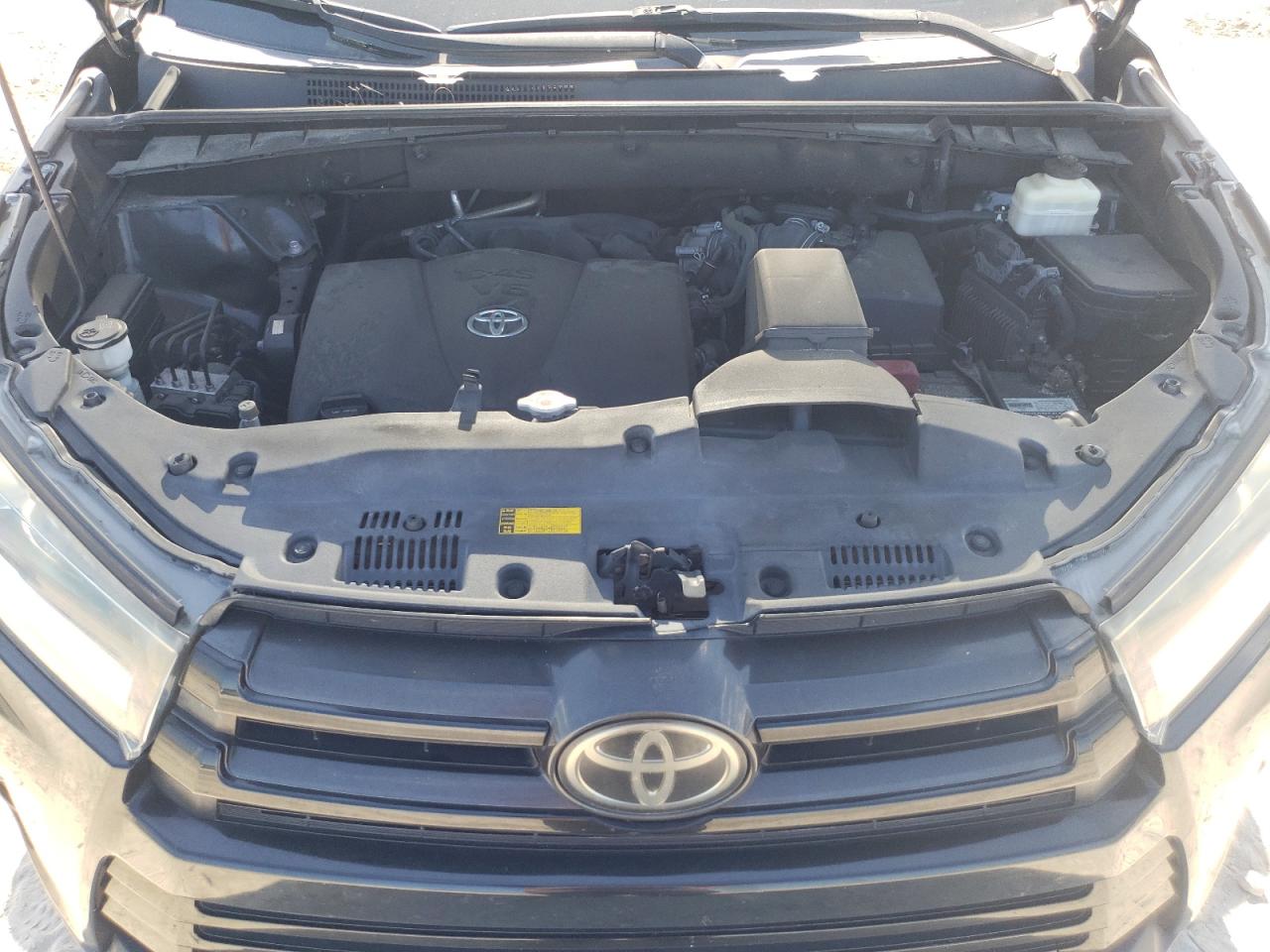 TOYOTA HIGHLANDER SE