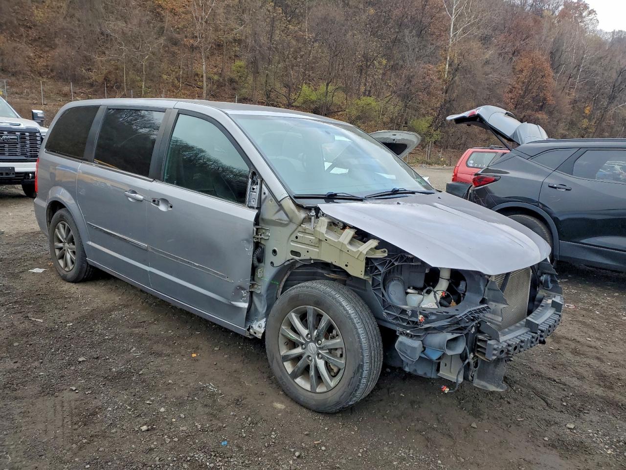 CHRYSLER TOWN & COUNTRY S