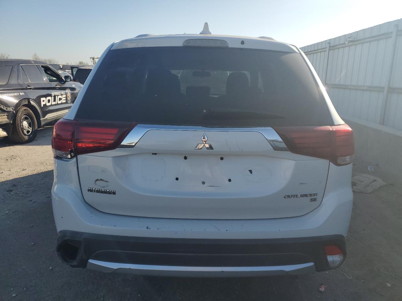 MITSUBISHI OUTLANDER SE