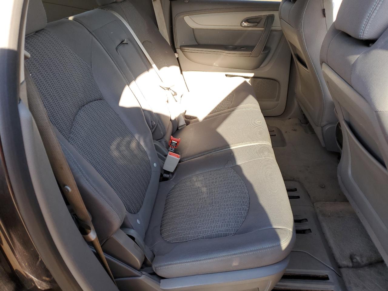 CHEVROLET TRAVERSE LS