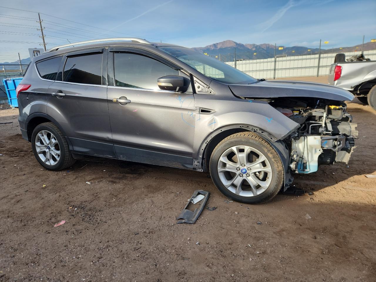 FORD ESCAPE TITANIUM