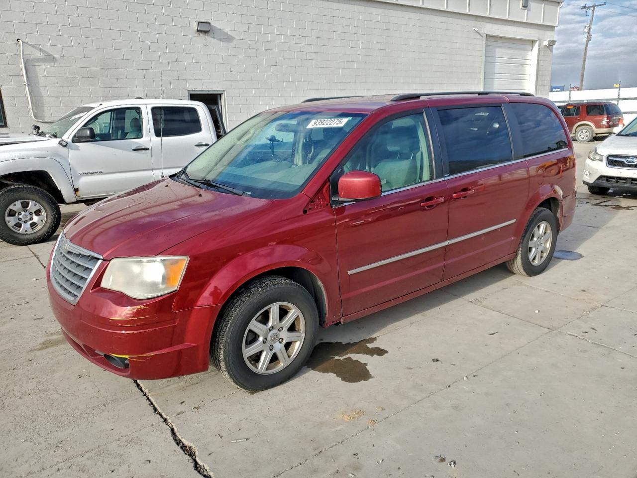 CHRYSLER TOWN & COUNTRY TOURING