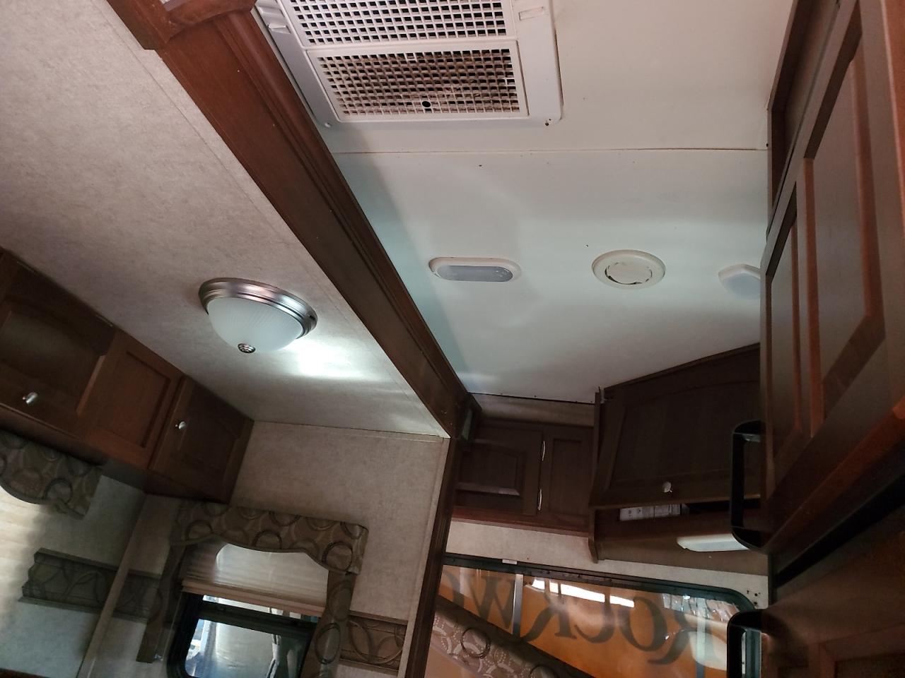 Lot #3301819399 2015 ROCKWOOD ULTRA LITE