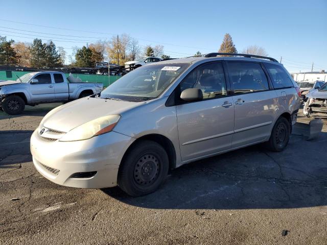 TOYOTA SIENNA CE