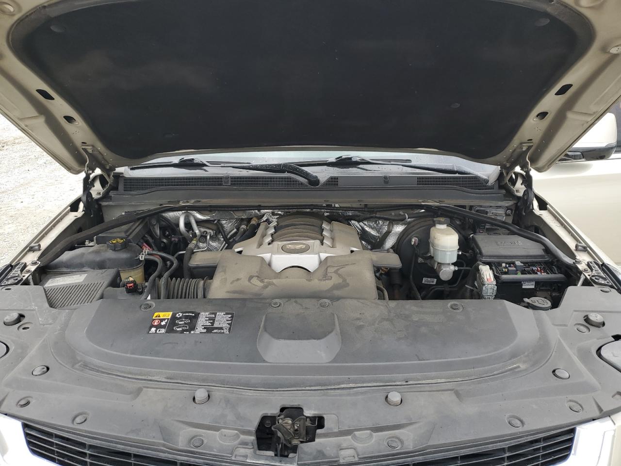 CADILLAC ESCALADE PREMIUM