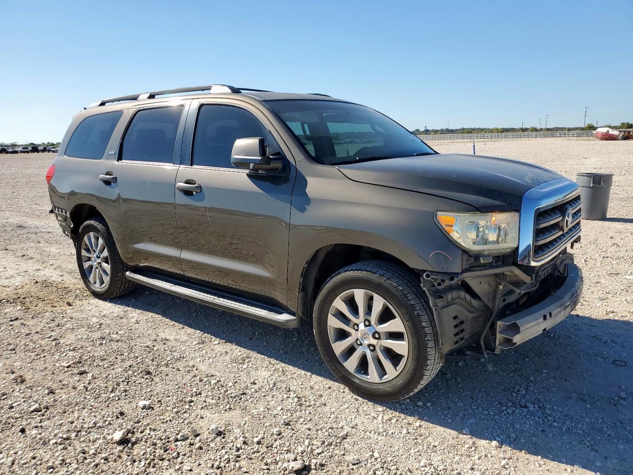TOYOTA SEQUOIA SR5