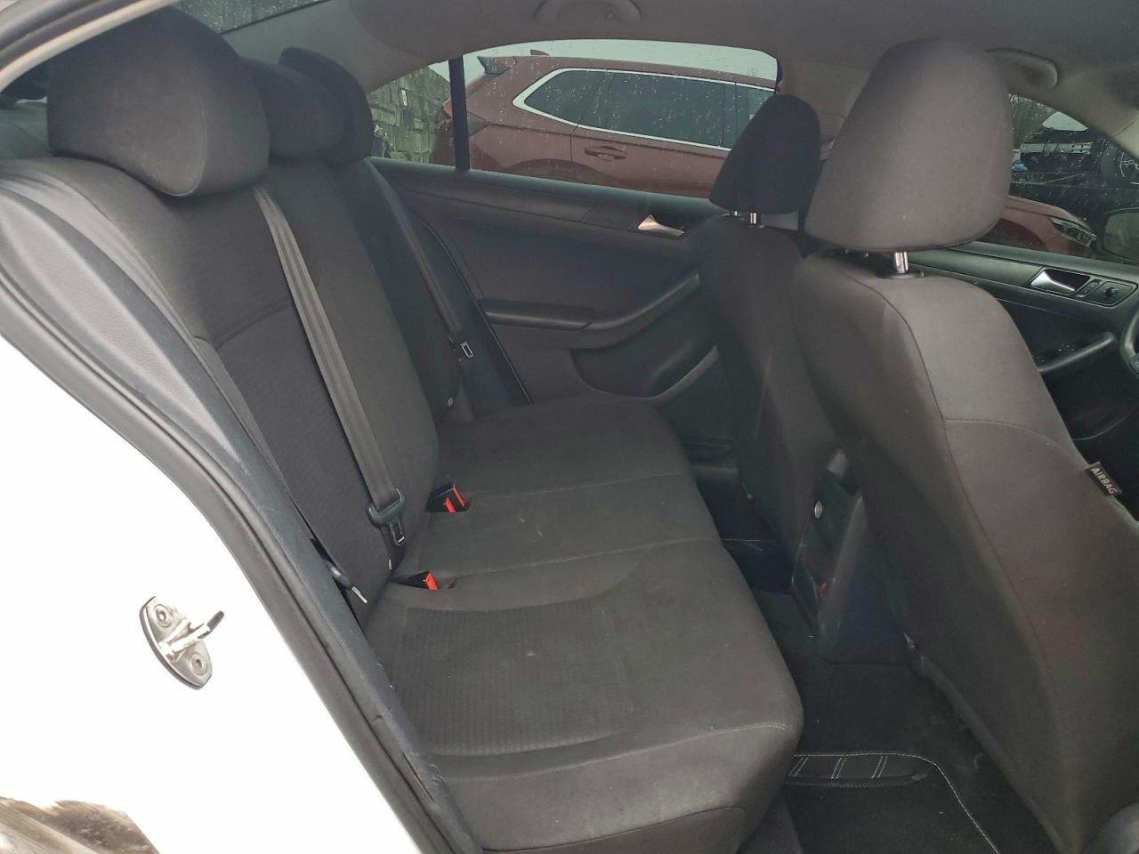 VOLKSWAGEN JETTA BASE