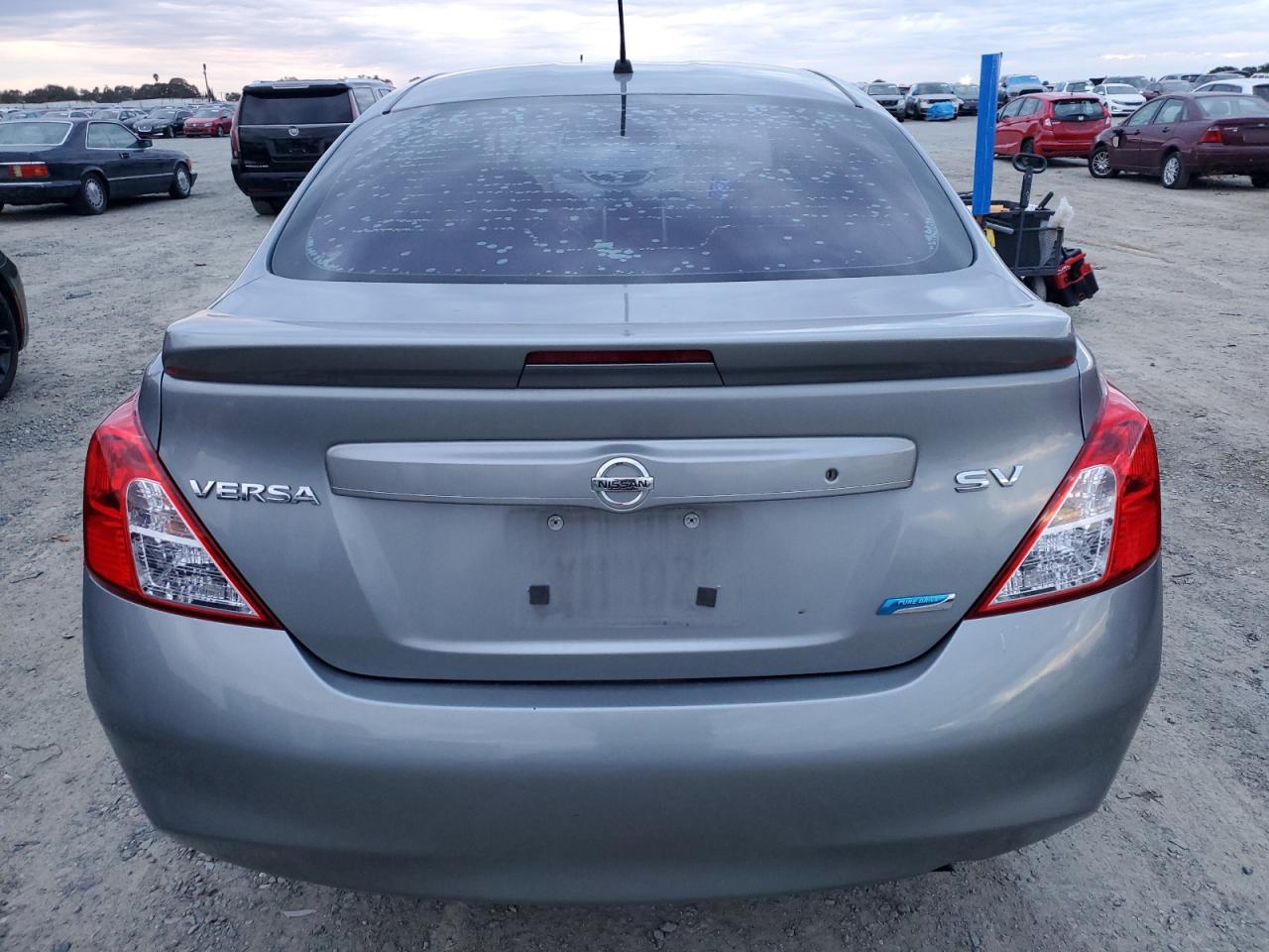 NISSAN VERSA S