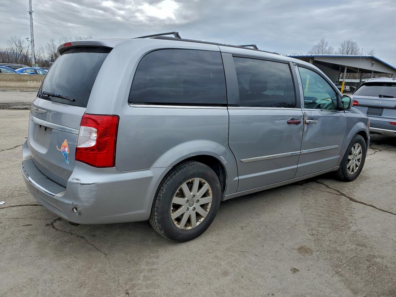 CHRYSLER TOWN & COUNTRY TOURING