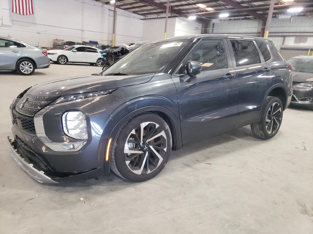 MITSUBISHI OUTLANDER SE