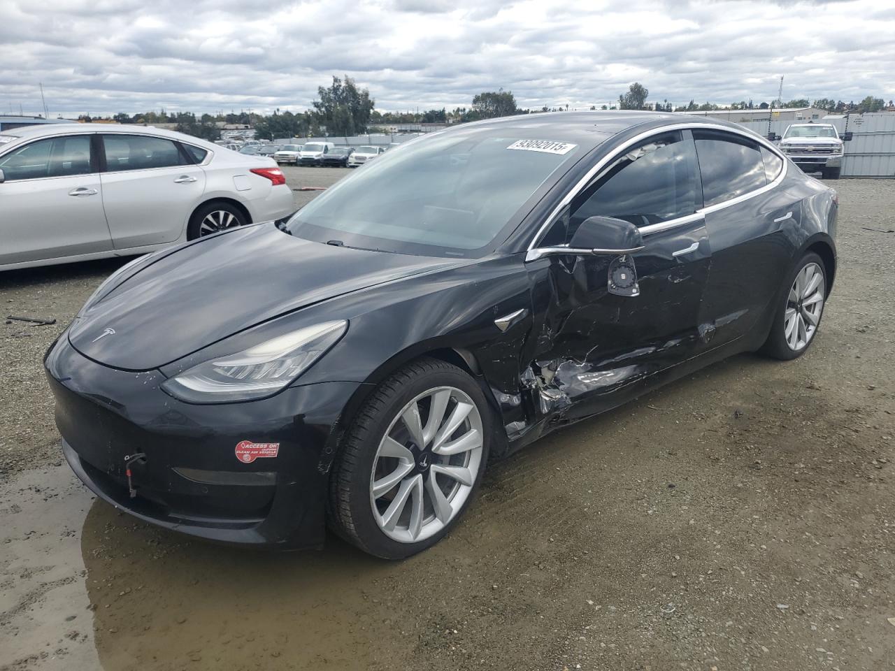 TESLA MODEL 3