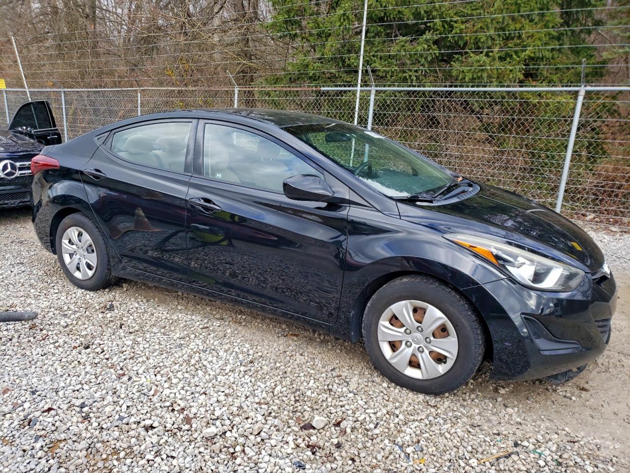HYUNDAI ELANTRA SE