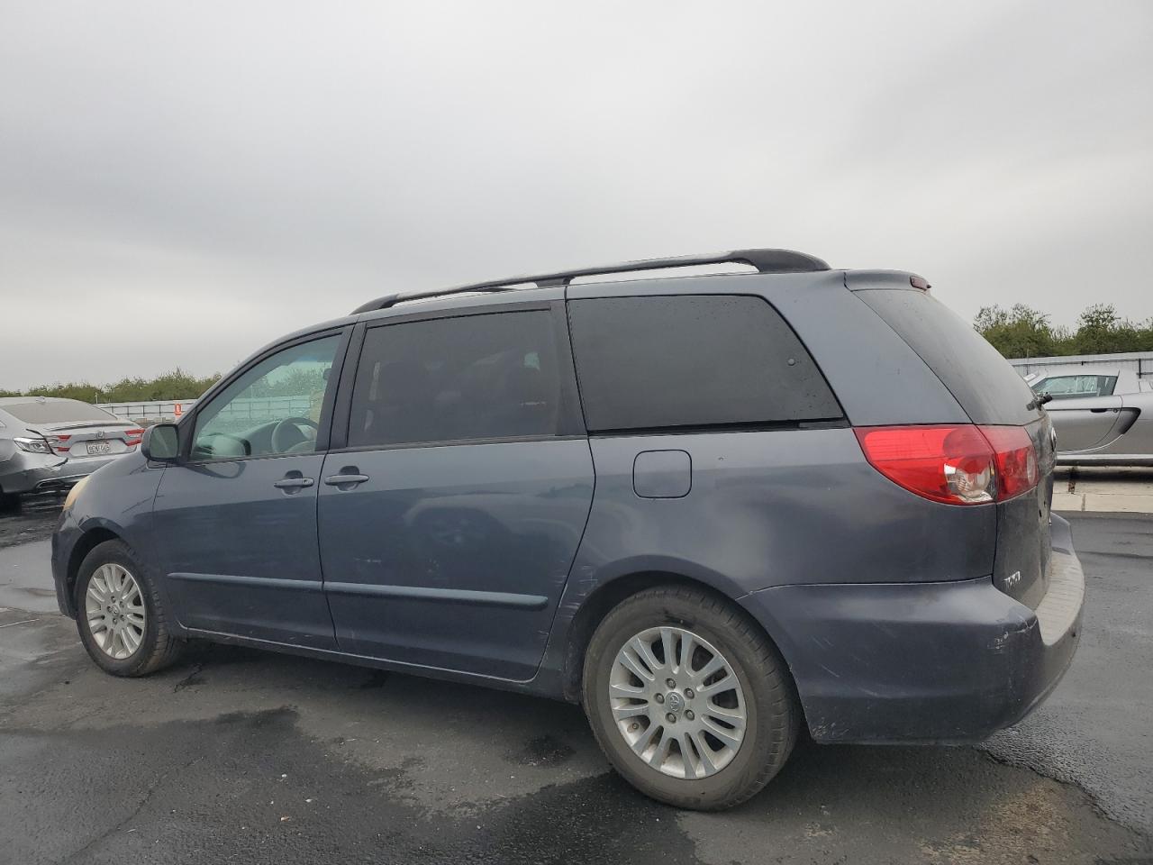 Lot #3281532441 2007 TOYOTA SIENNA XLE